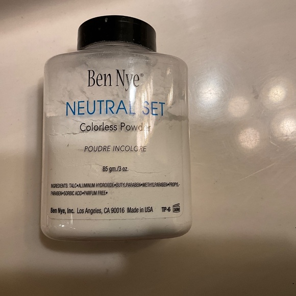 Ben Nye Neutral Set Face Setting Powder for Makeup - Setting Powder - Picture 2 of 2